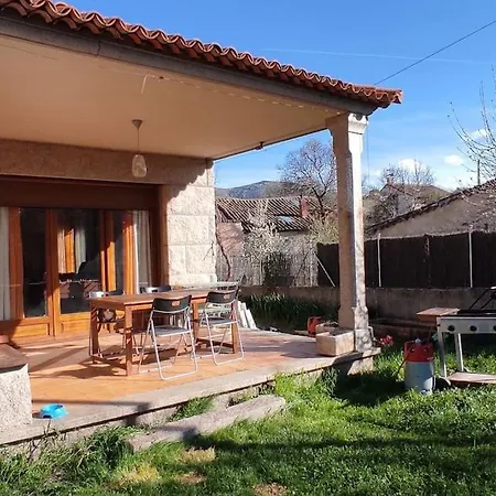 La Casa Del Fresno Villa Pinilla del Valle Exterior photo